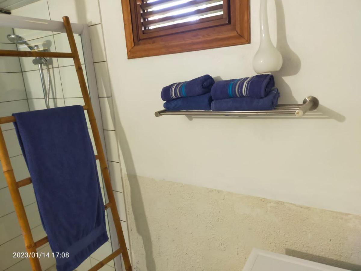 Douceur Des Hauteurs Bas De Villa, Piscine Privee Sainte-Luce Εξωτερικό φωτογραφία